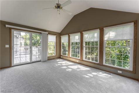 3838 Woodbury Oval Stow OH 44224