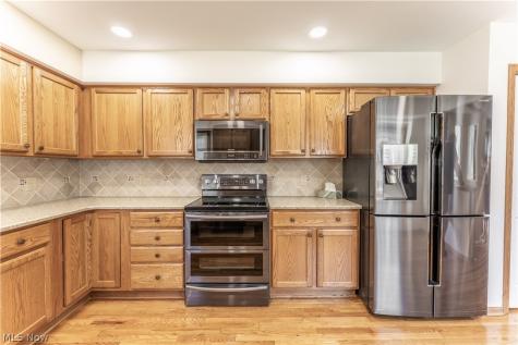 3838 Woodbury Oval Stow OH 44224