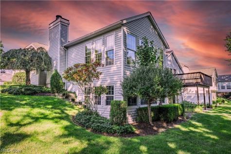 3838 Woodbury Oval Stow OH 44224
