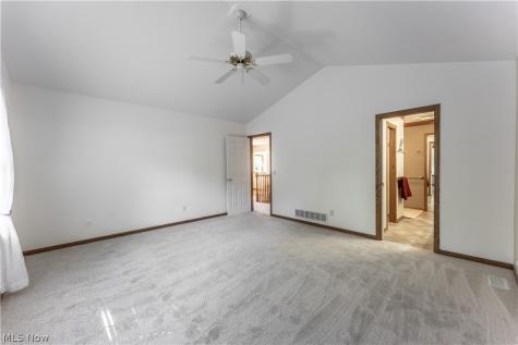 3838 Woodbury Oval Stow OH 44224