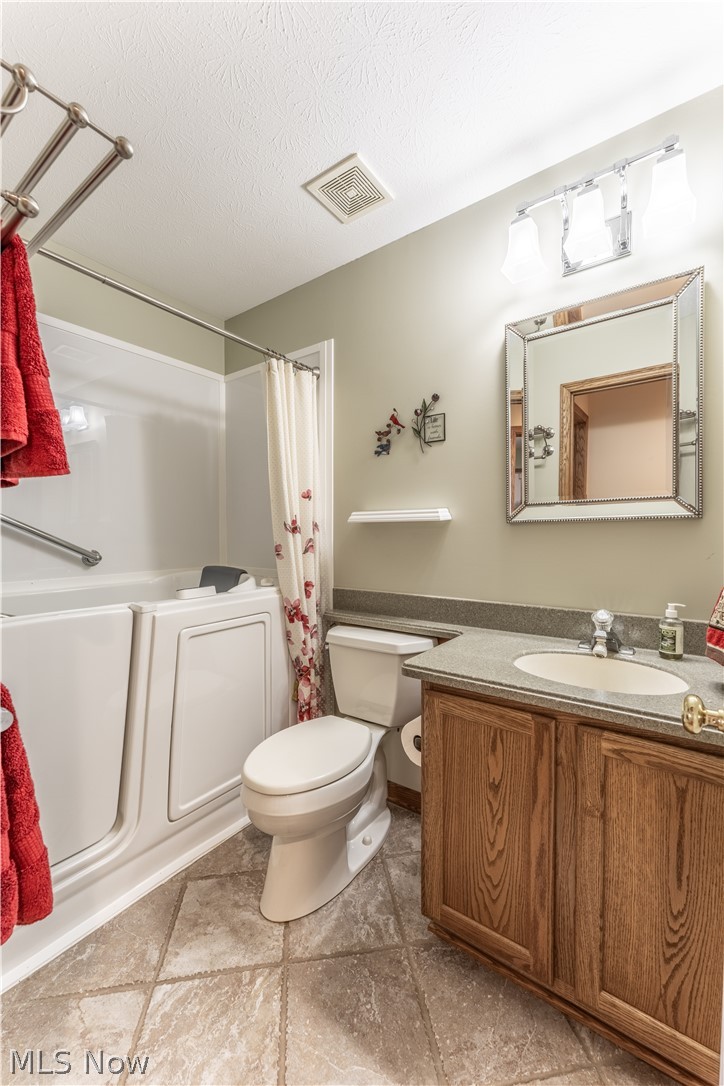 3838 Woodbury Oval Stow OH 44224