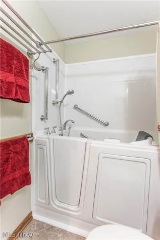 3838 Woodbury Oval Stow OH 44224