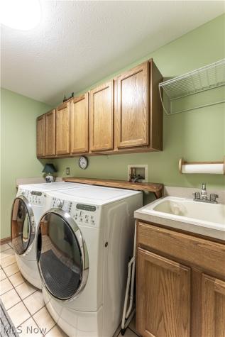 3838 Woodbury Oval Stow OH 44224