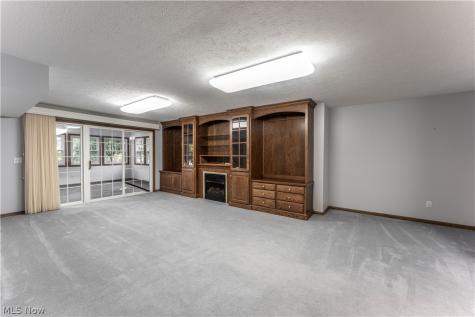 3838 Woodbury Oval Stow OH 44224