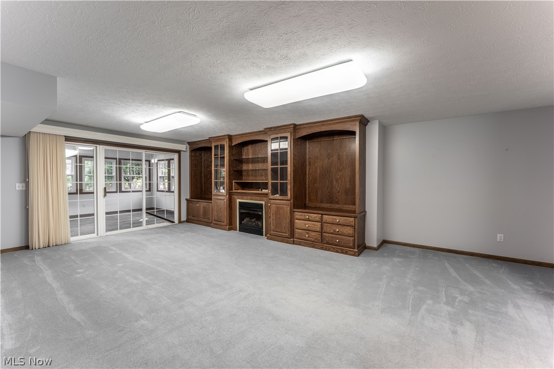 3838 Woodbury Oval Stow OH 44224