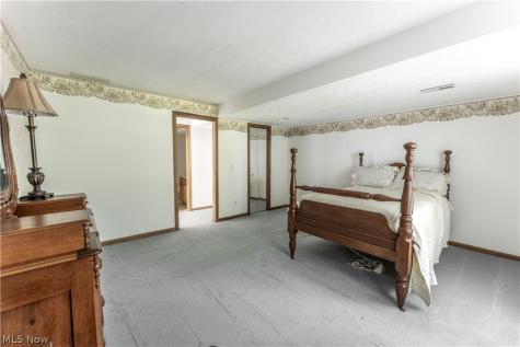 3838 Woodbury Oval Stow OH 44224