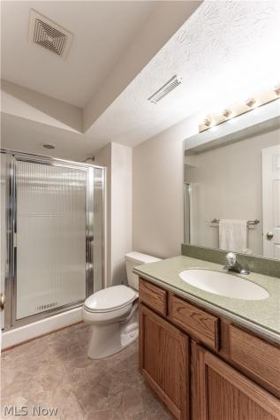3838 Woodbury Oval Stow OH 44224