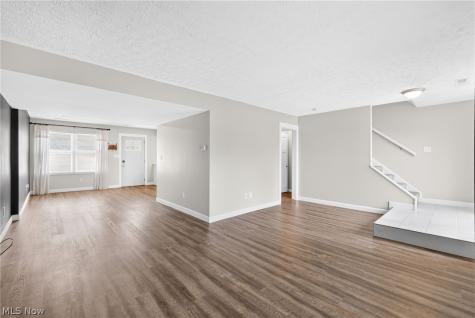 2040 Carlile Drive Uniontown OH 44685