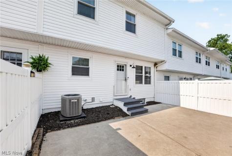 2040 Carlile Drive Uniontown OH 44685