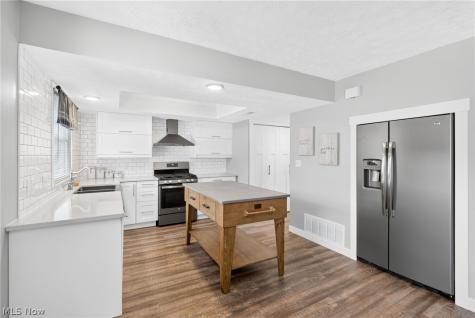 2040 Carlile Drive Uniontown OH 44685