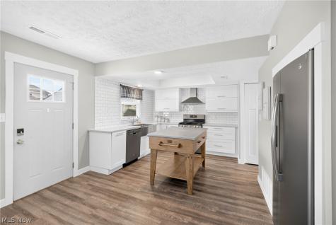 2040 Carlile Drive Uniontown OH 44685