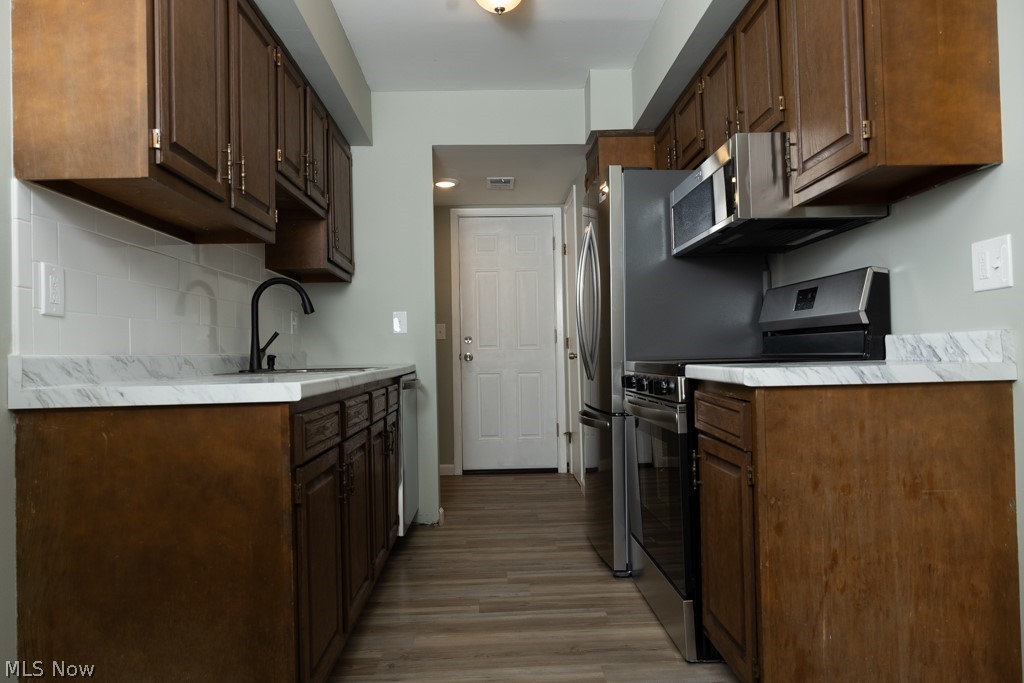 13716 Oakbrook Drive North Royalton OH 44133