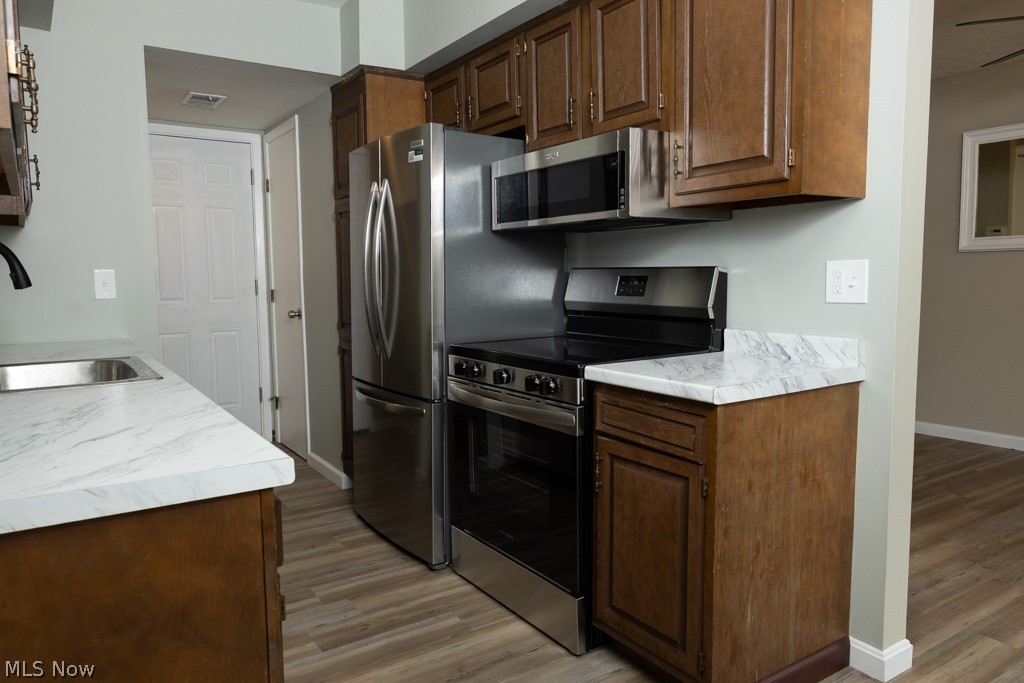 13716 Oakbrook Drive North Royalton OH 44133