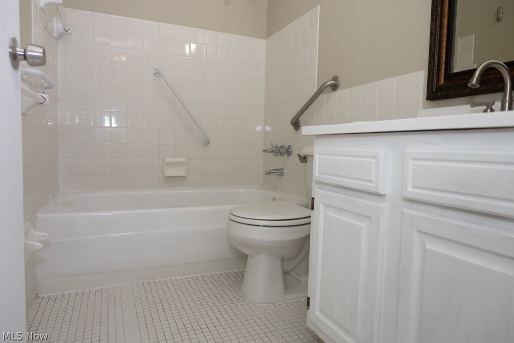 13716 Oakbrook Drive North Royalton OH 44133