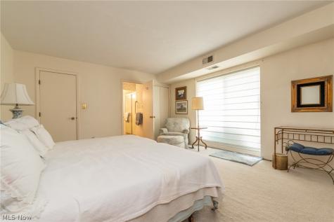 2202 Acacia Park Drive Lyndhurst OH 44124