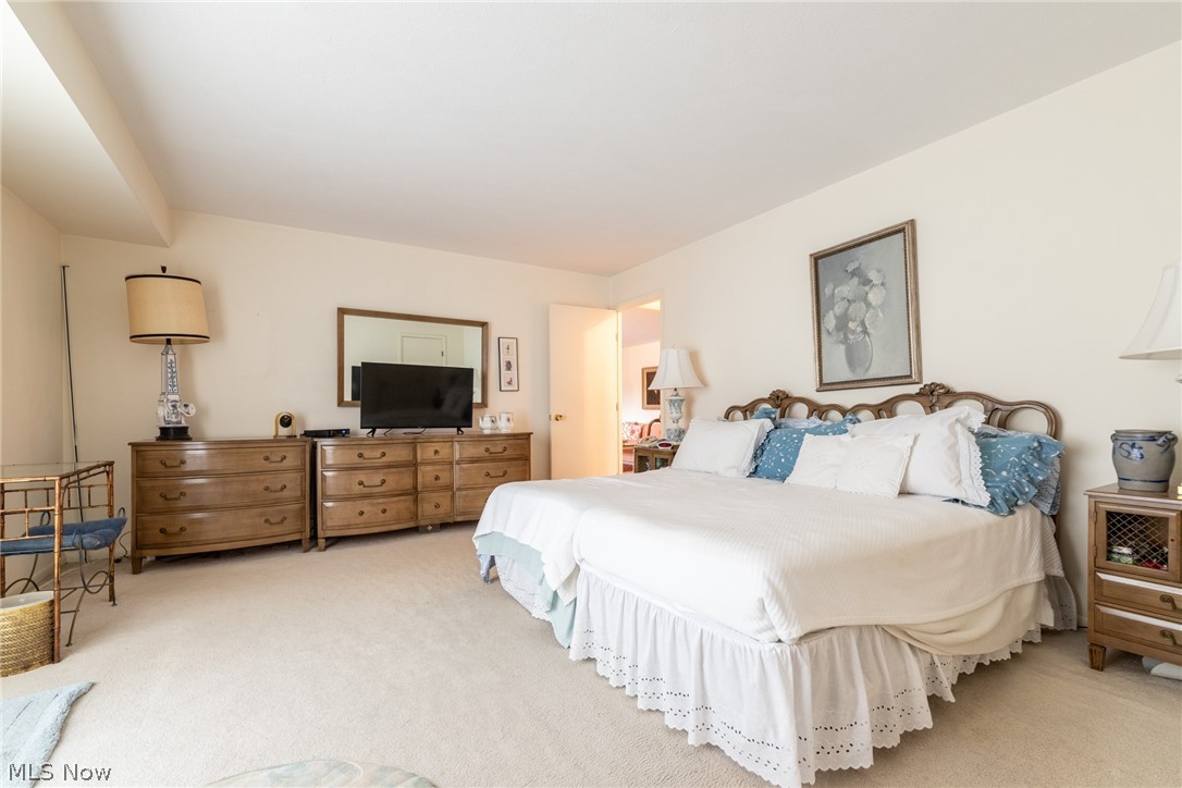 2202 Acacia Park Drive Lyndhurst OH 44124