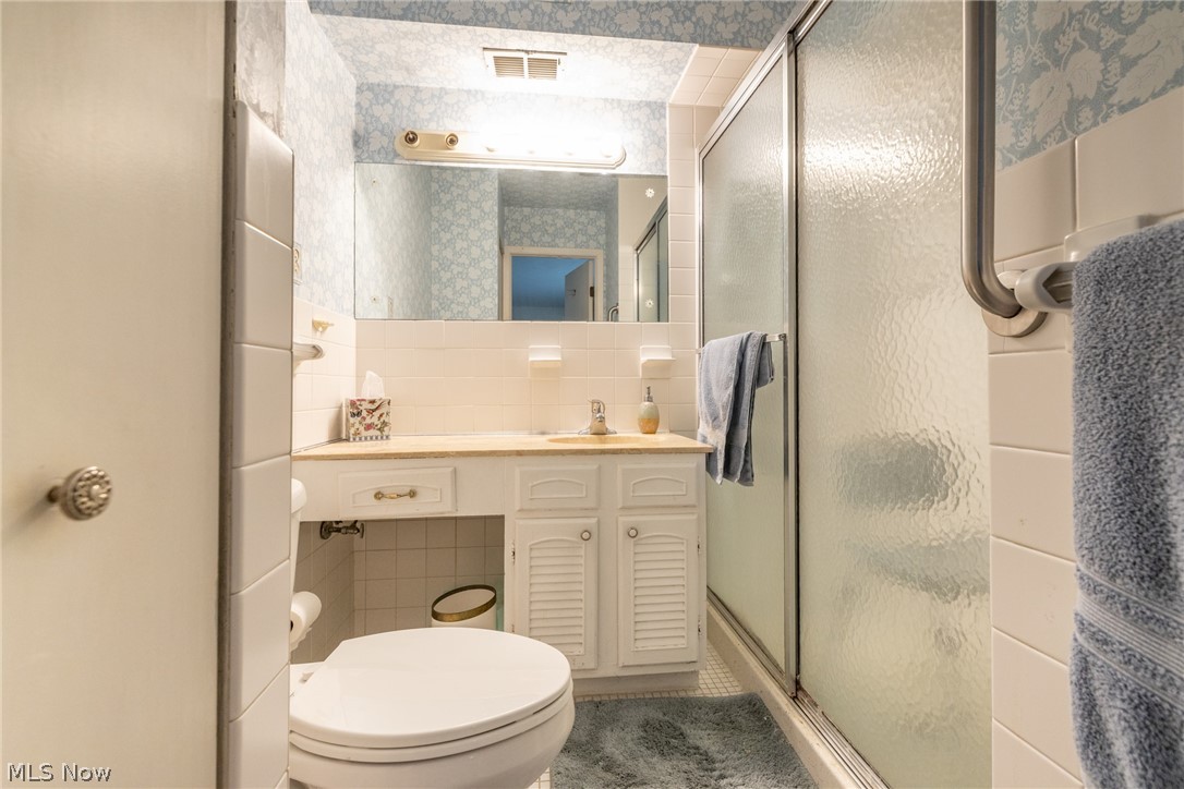 2202 Acacia Park Drive Lyndhurst OH 44124