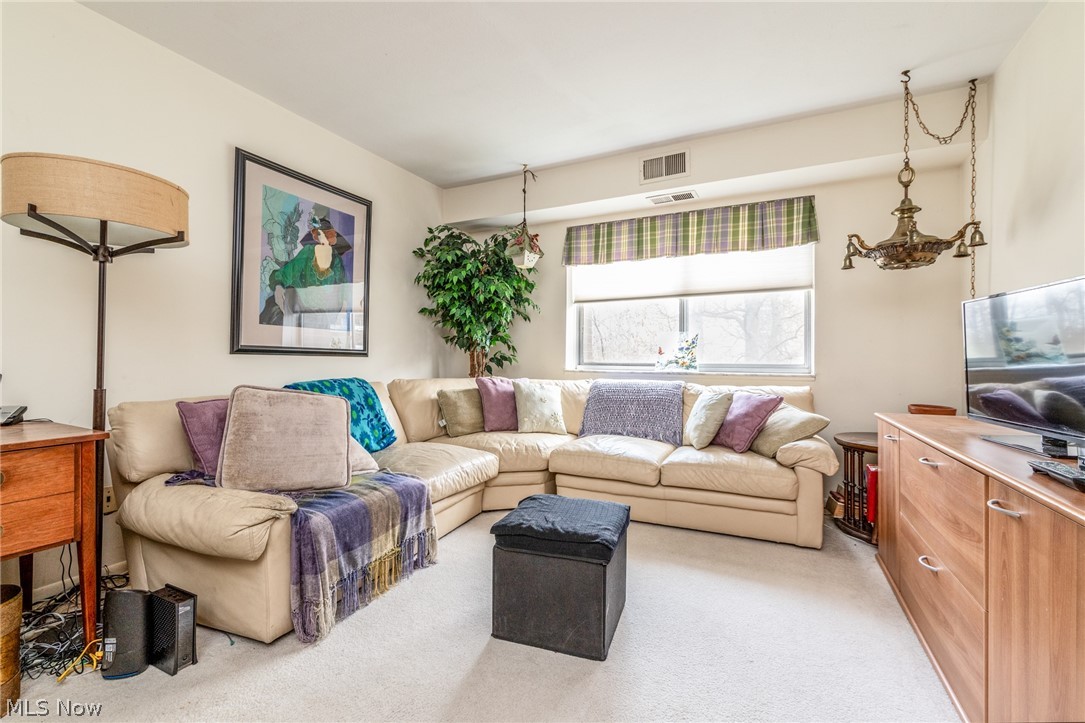 2202 Acacia Park Drive Lyndhurst OH 44124