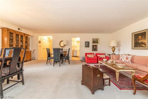 2202 Acacia Park Drive Lyndhurst OH 44124
