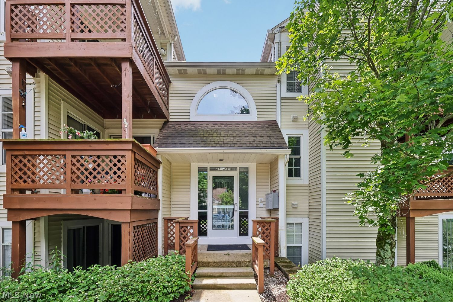 Westlake OH, 1448 Cedarwood Drive, Unit B2