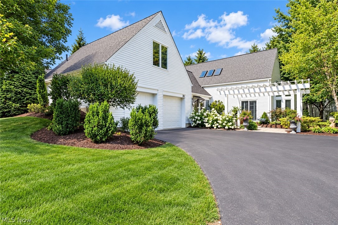 276 Tinkers Trail Aurora OH 44202