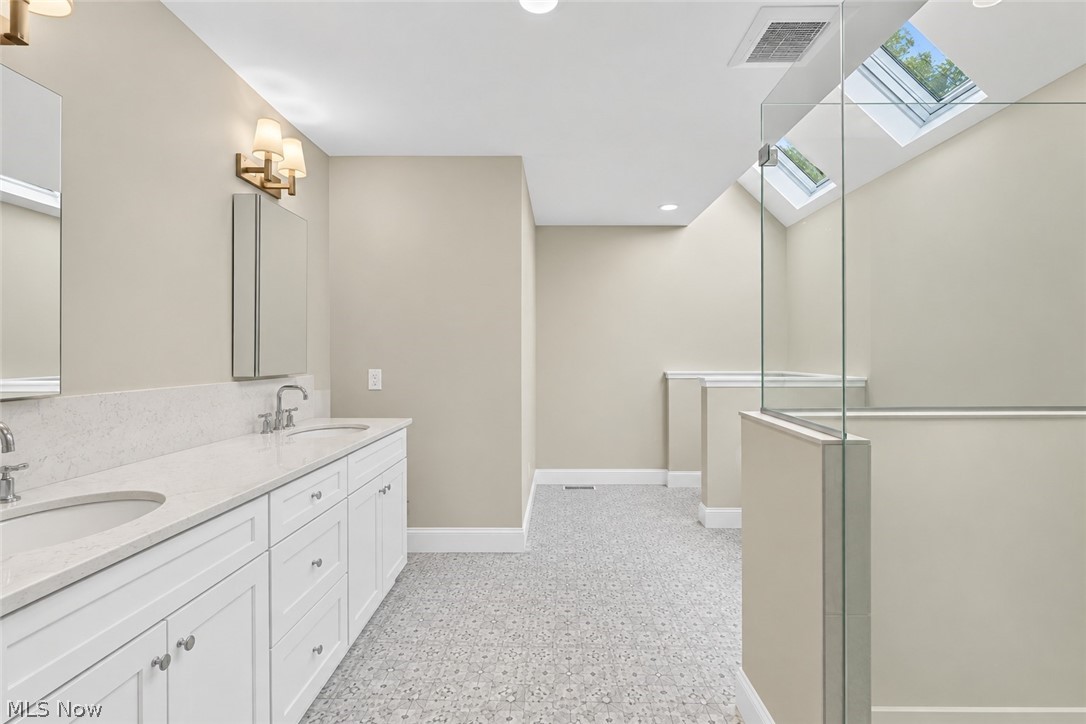 276 Tinkers Trail Aurora OH 44202