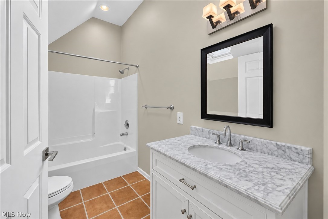 276 Tinkers Trail Aurora OH 44202