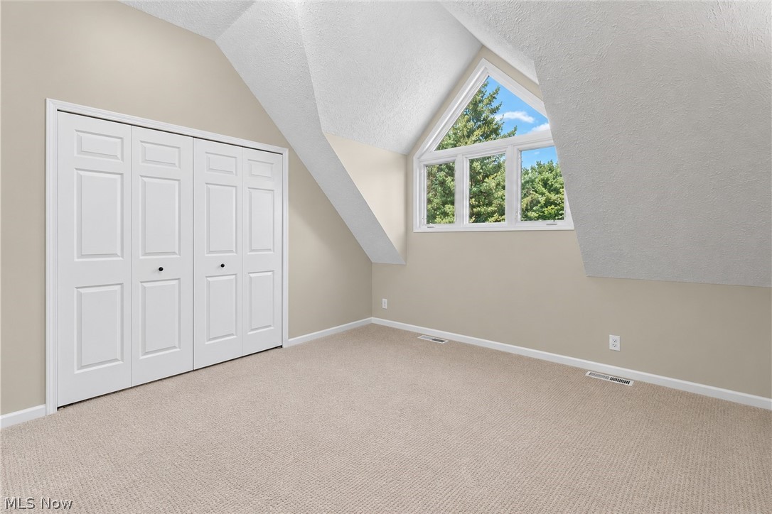 276 Tinkers Trail Aurora OH 44202