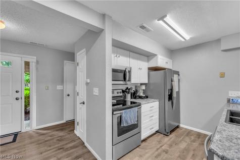 110 Greenwich Road Seville OH 44273