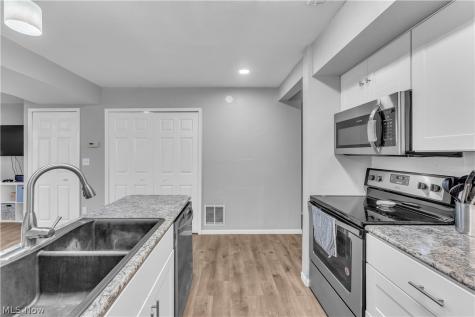 110 Greenwich Road Seville OH 44273