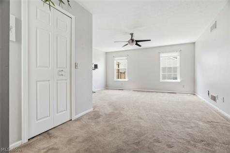 3198 Mariners Island Drive NW Canton OH 44708
