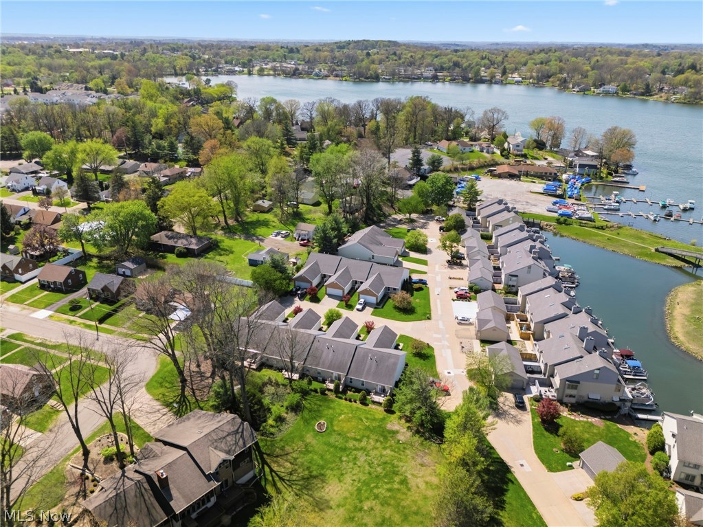 3198 Mariners Island Drive NW Canton OH 44708