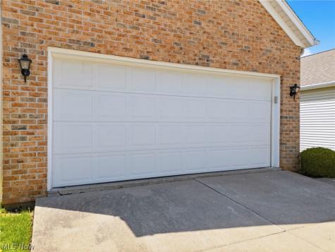 3198 Mariners Island Drive NW Canton OH 44708