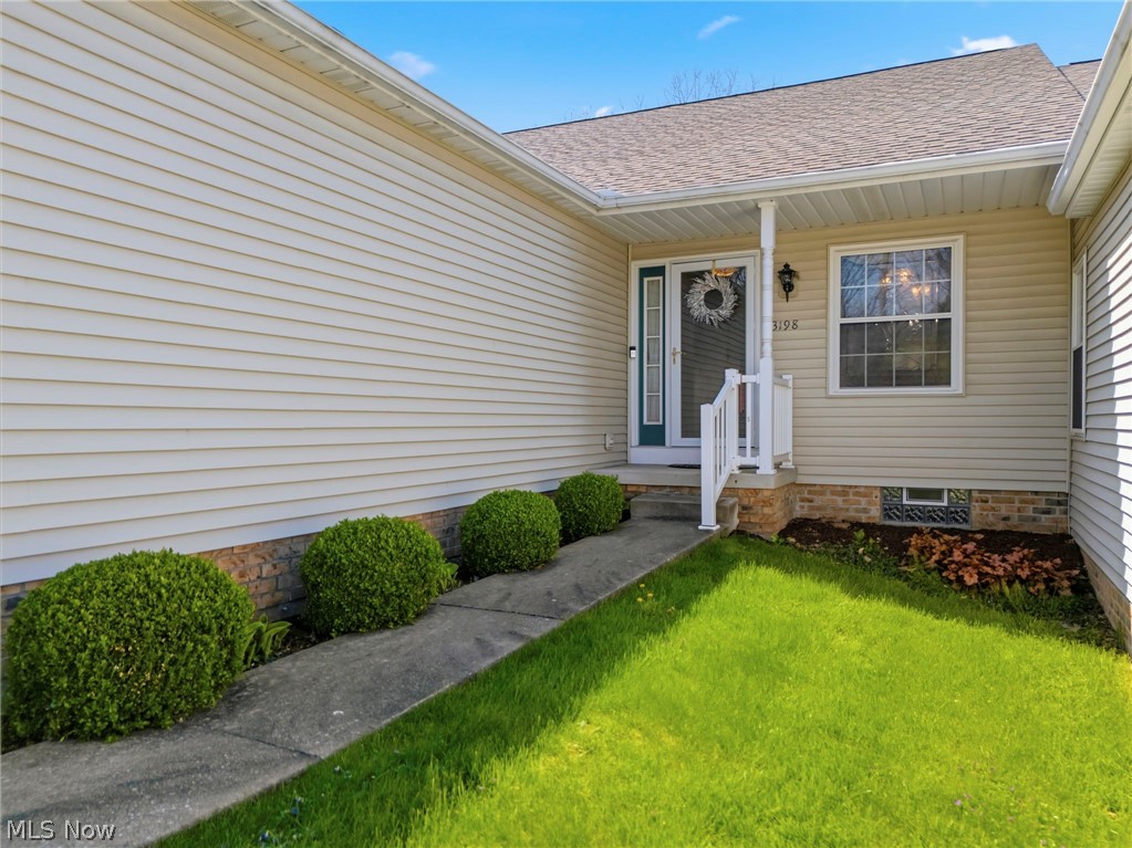 3198 Mariners Island Drive NW Canton OH 44708