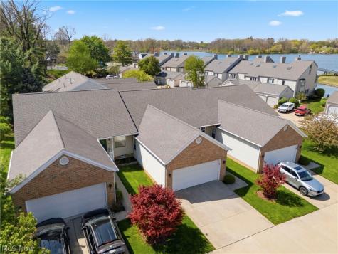 3198 Mariners Island Drive NW Canton OH 44708