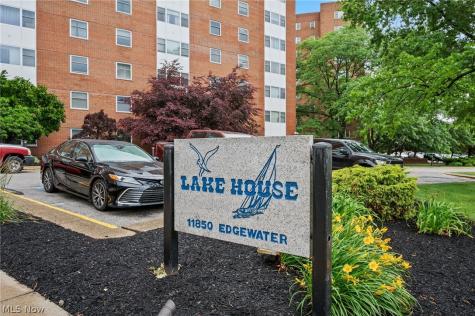 11850 Edgewater Drive Lakewood OH 44107