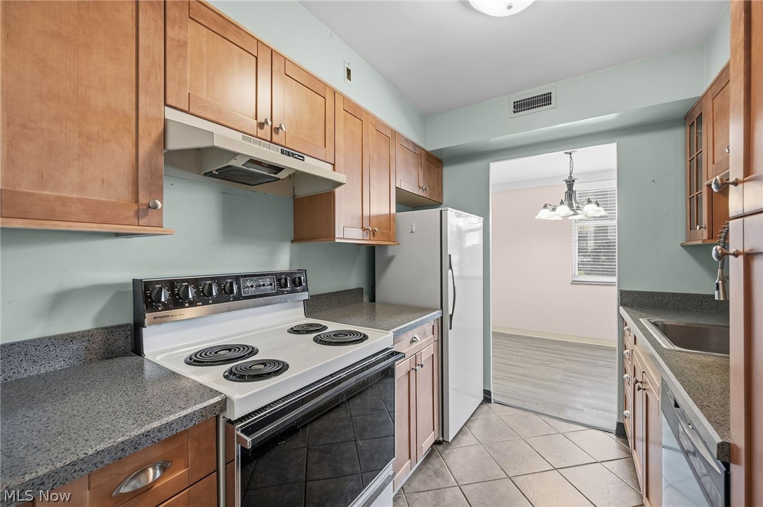 11850 Edgewater Drive Lakewood OH 44107