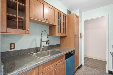 11850 Edgewater Drive Lakewood OH 44107