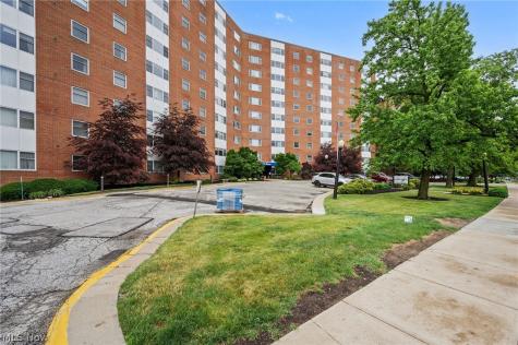11850 Edgewater Drive Lakewood OH 44107