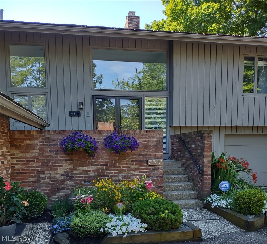 715-10 Claridge Lane Aurora OH 44202