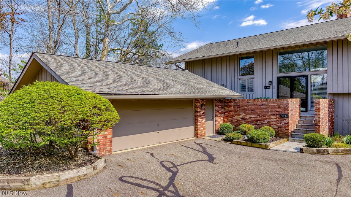 715-10 Claridge Lane Aurora OH 44202