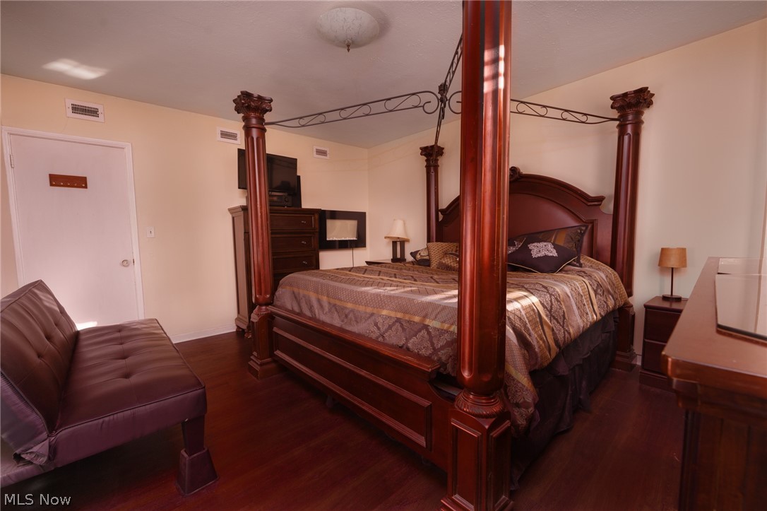 13800 Fairhill Road Shaker Heights OH 44120