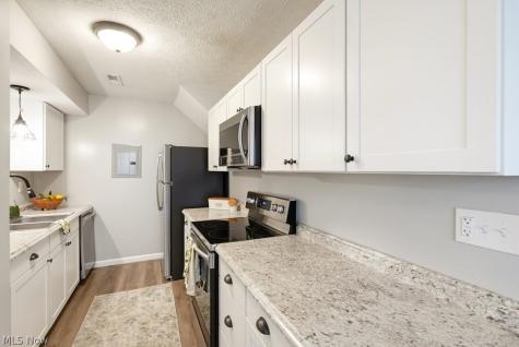 2454 Island Drive Uniontown OH 44685