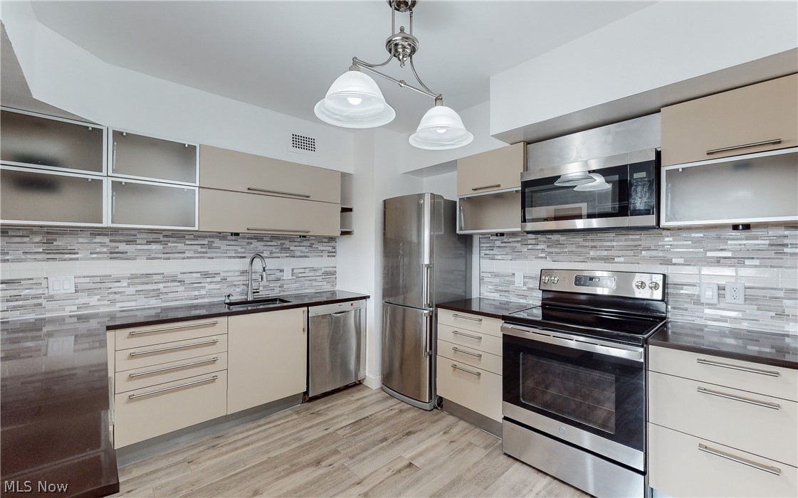1 Bratenahl Place Bratenahl OH 44108