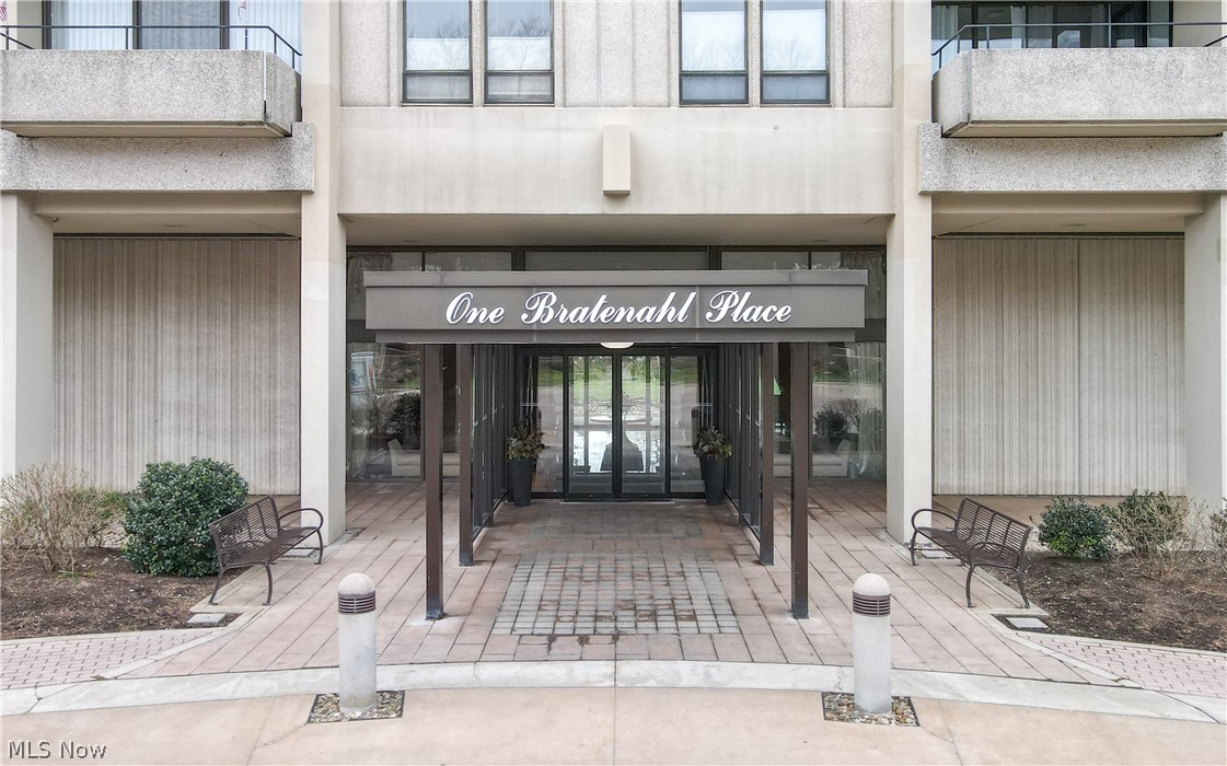 1 Bratenahl Place Bratenahl OH 44108