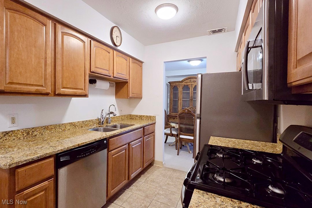 2112 Acacia Park Drive Lyndhurst OH 44124