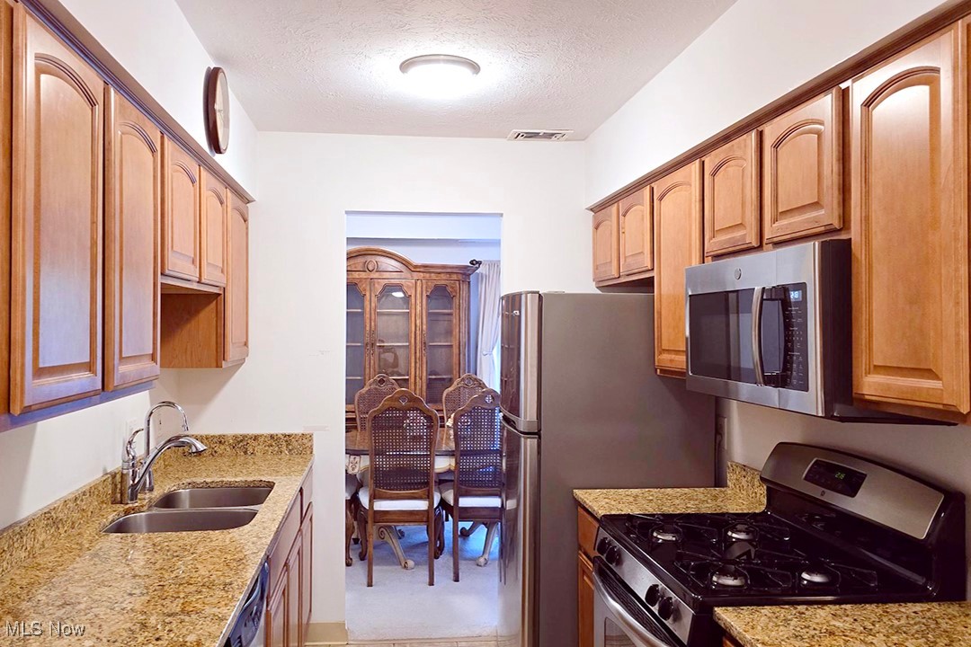 2112 Acacia Park Drive Lyndhurst OH 44124