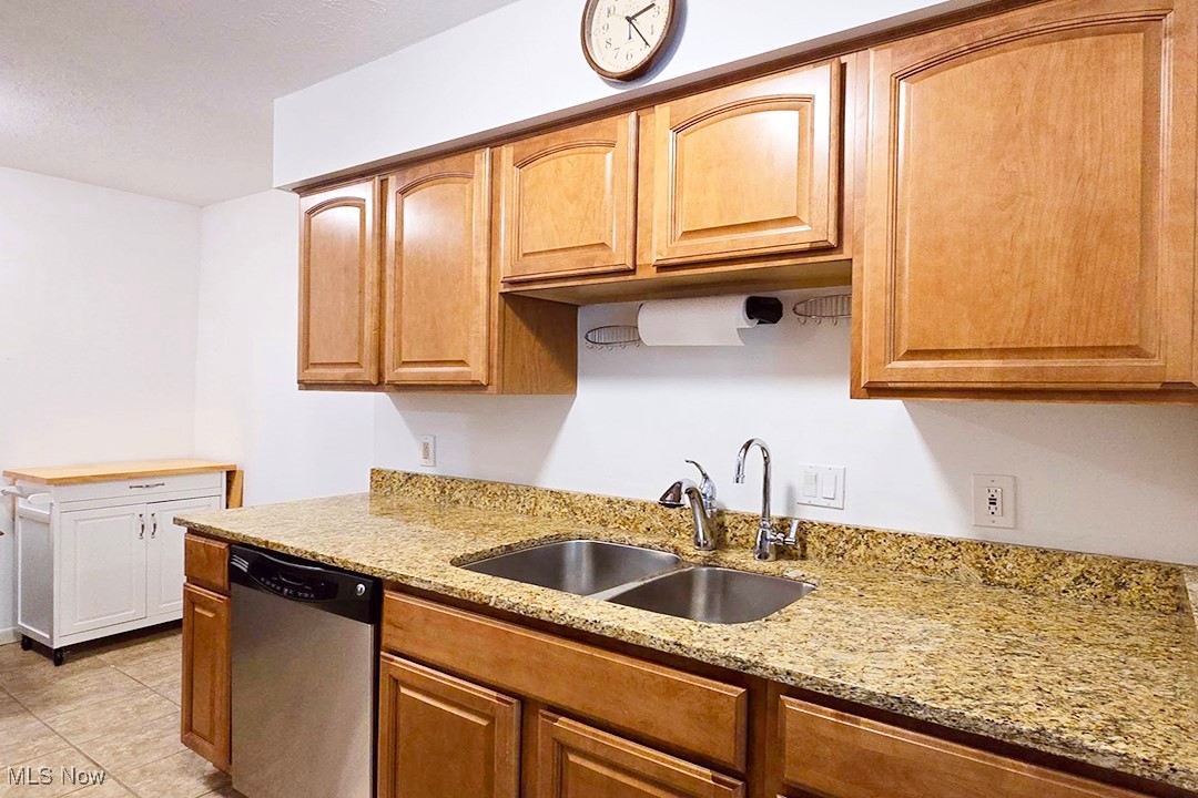 2112 Acacia Park Drive Lyndhurst OH 44124