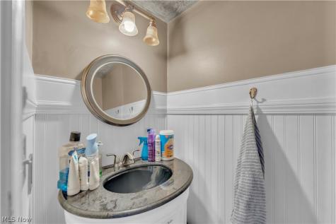 4300 Hyde Park Court North Olmsted OH 44070