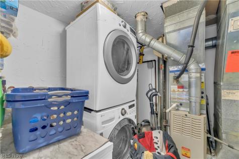 4300 Hyde Park Court North Olmsted OH 44070